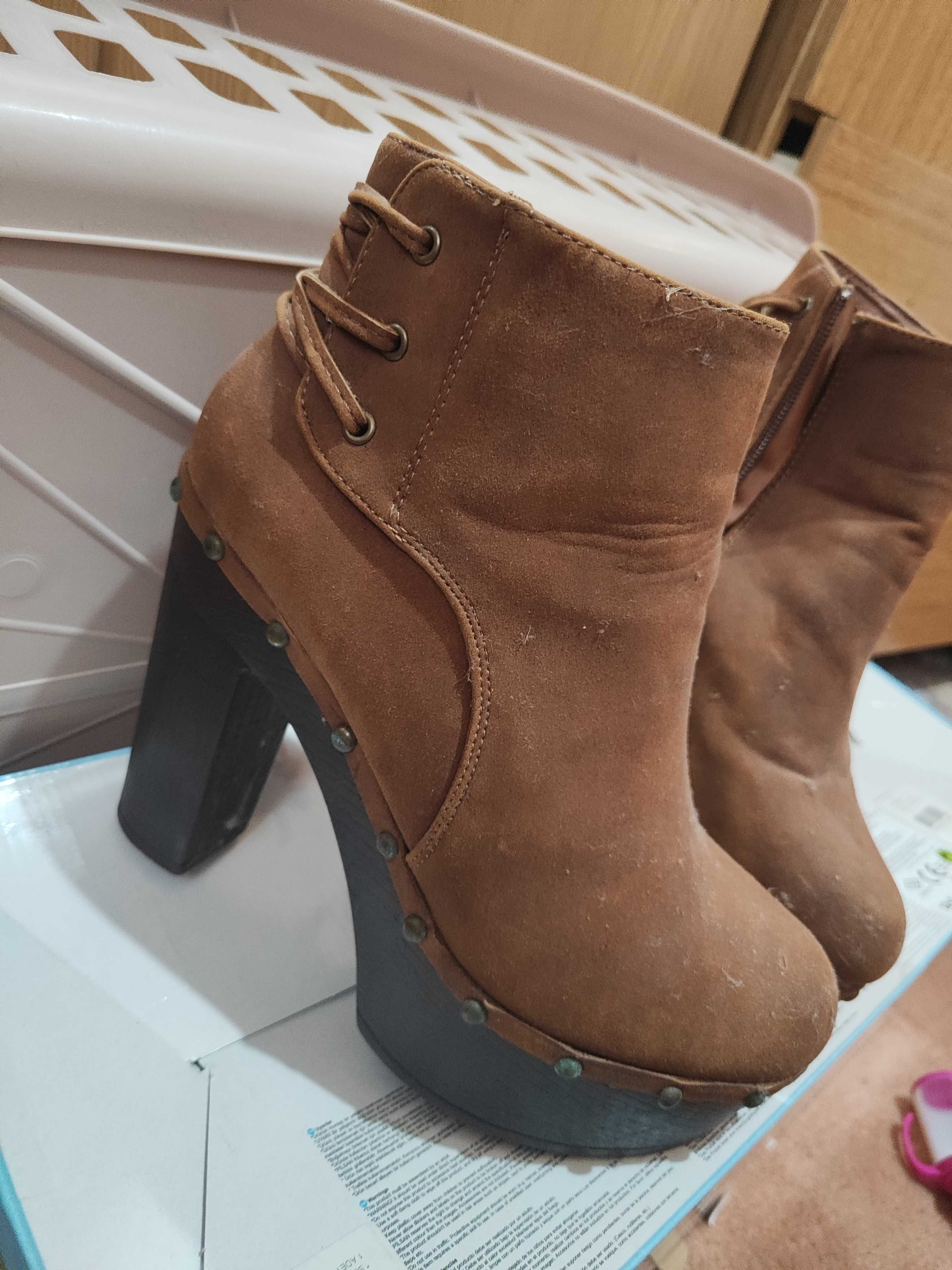 Botas nunca usadas