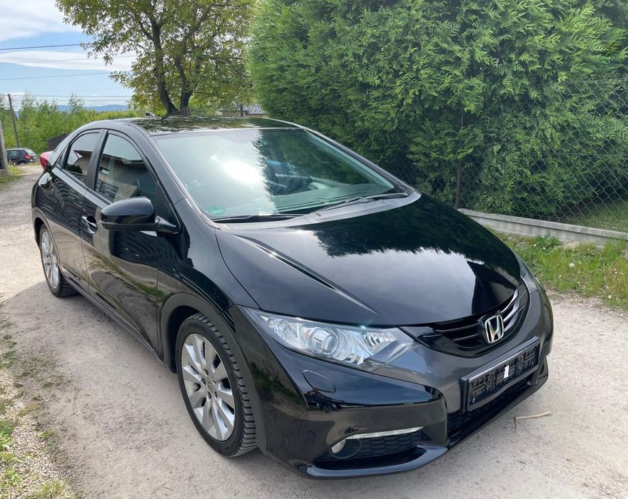 Honda CIVIC 1.8 xenon skóra doinwestowana