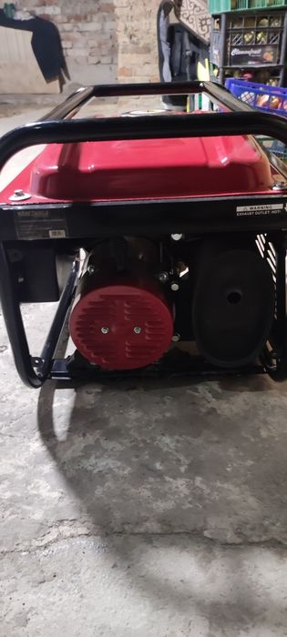 Генератор 2200-2700Ват