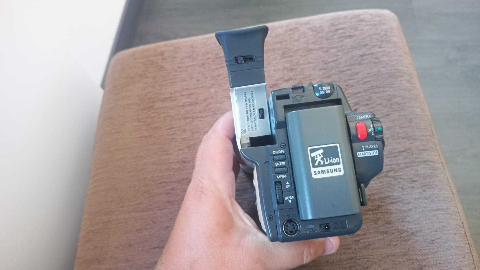 Câmara / Maquina de Filmar Cassete -  Marca SAMSUNG Modelo VP-W70 HI 8