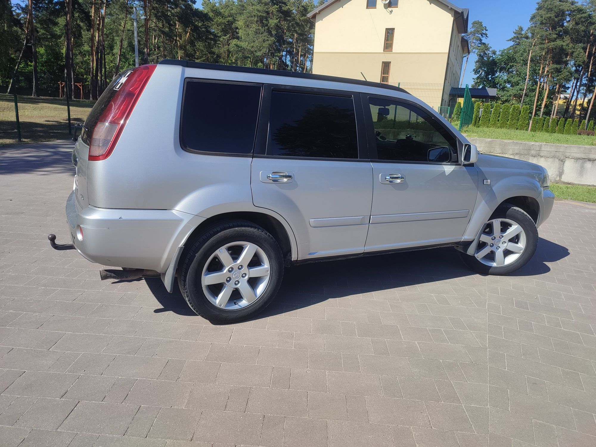 Nissan x-trail на тимчасовій реєстрації