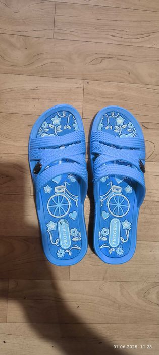 Продам женские сланцы