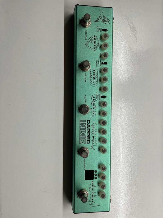 Vários pedais em excelente estado(Line 6, Boss, Fender, EHX, Mooer..)