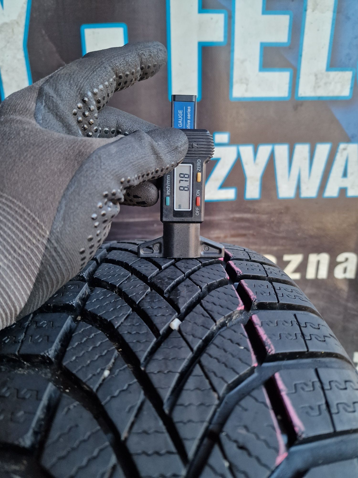 Opony zimowe 215/60/16 Falken Para 8.7mm 2022rok jak Nowe