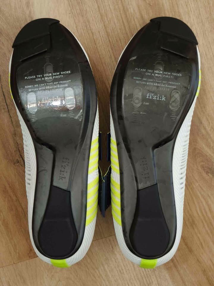 Sapatos Fizik Vento Powerstrap Aeroweave Carbon Team Movistar "Novos"