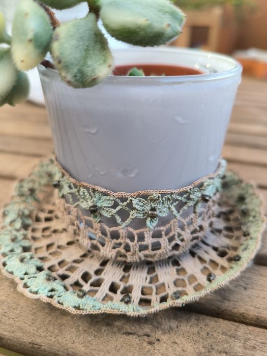 Cestinho antigo em renda