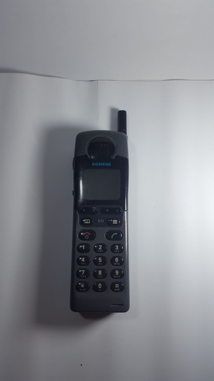 Siemens S11 stary telefon.