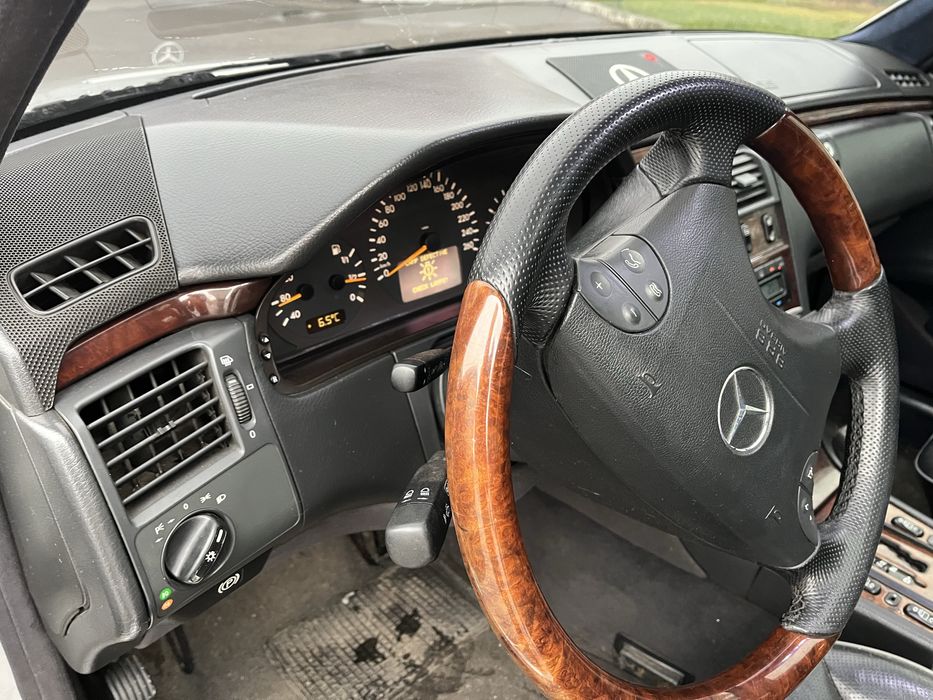 Мерседес Е320 w210