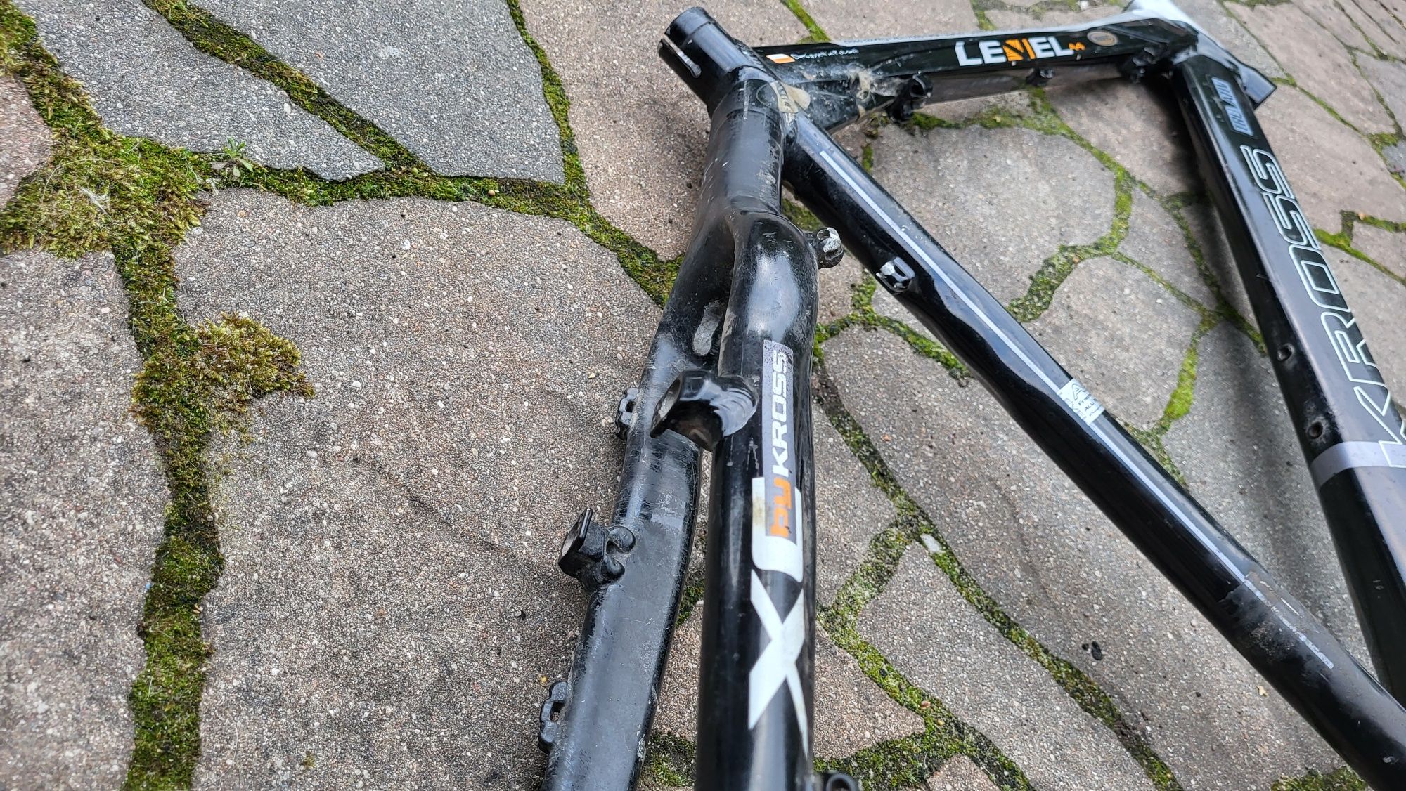 Rama aluminiowa kross level a4 26" rozmiar 20 uszkodzona