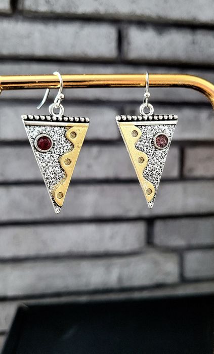 Etniczne słowiańskie kolczyki nowoczesne awangardowe trójkątne maszyna