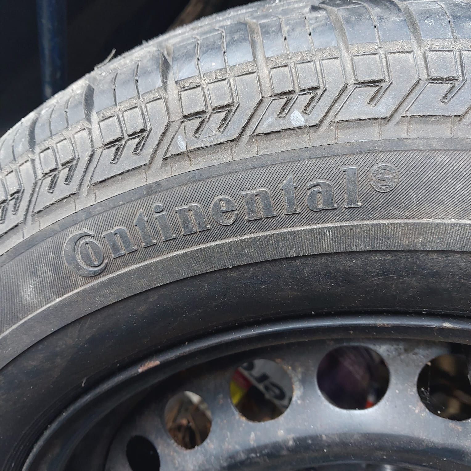 Opony Continental R15
