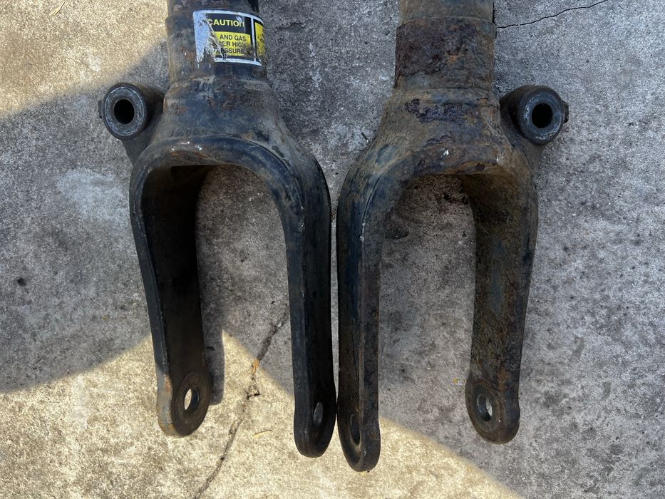 Передние амортизаторы пневма Mercedes GL450 x164