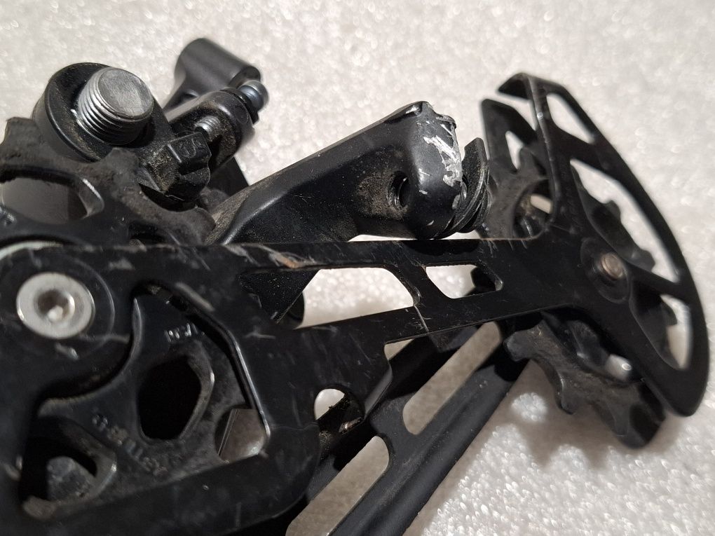 Przerzutka Rowerowa Shimano Deore RD-M5100 Tylna 11 rzędowa Shadow RD+