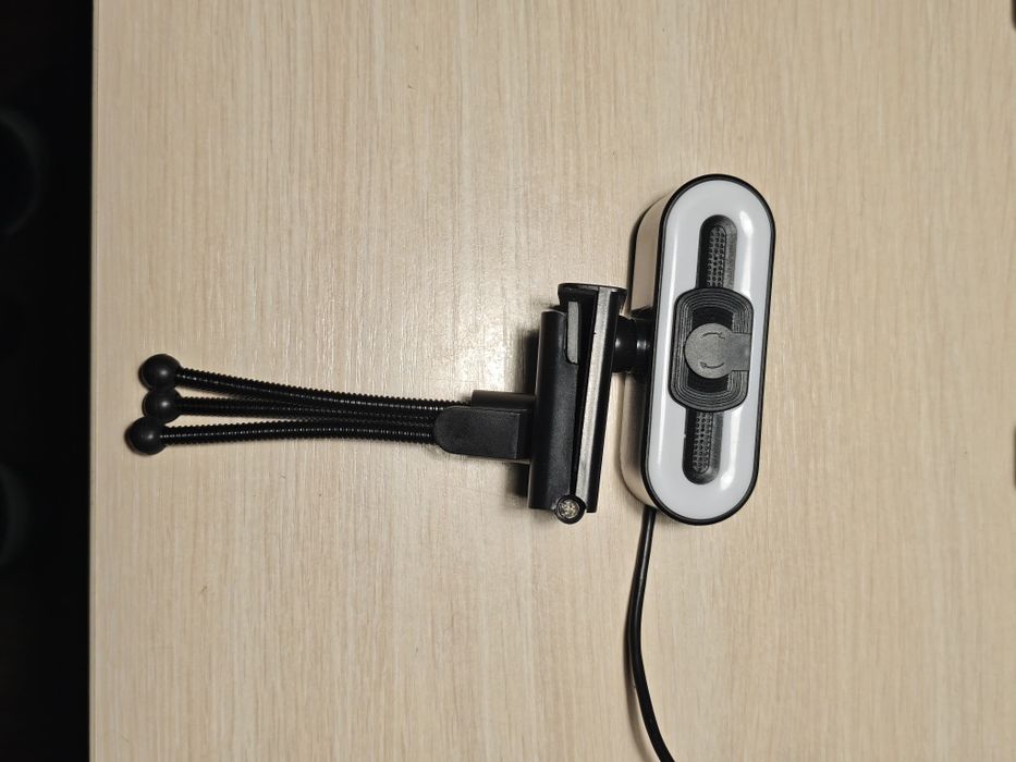 Веб-камера універсальна з триногою 1980х1080