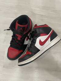 Air Jordan 1 Mid White Black Red