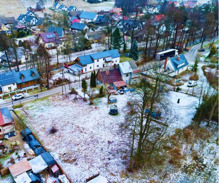 Uzbrojona działka w Górach Stołowych. Blisko na narty.