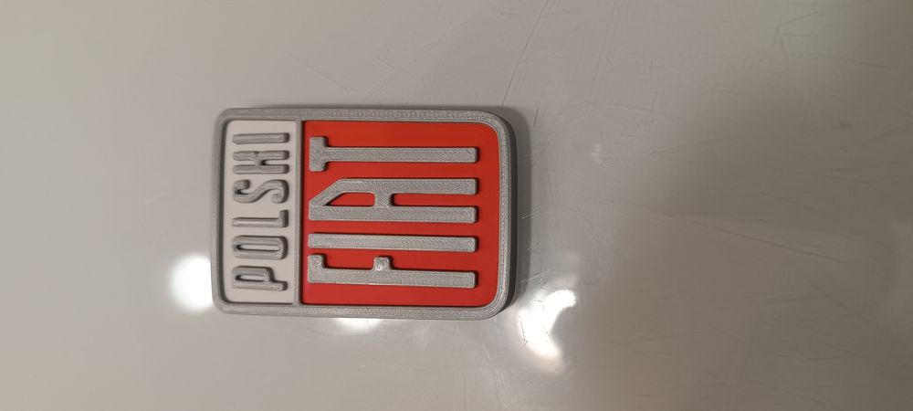 Fiat 126p emblematy repliki różne rodzaje