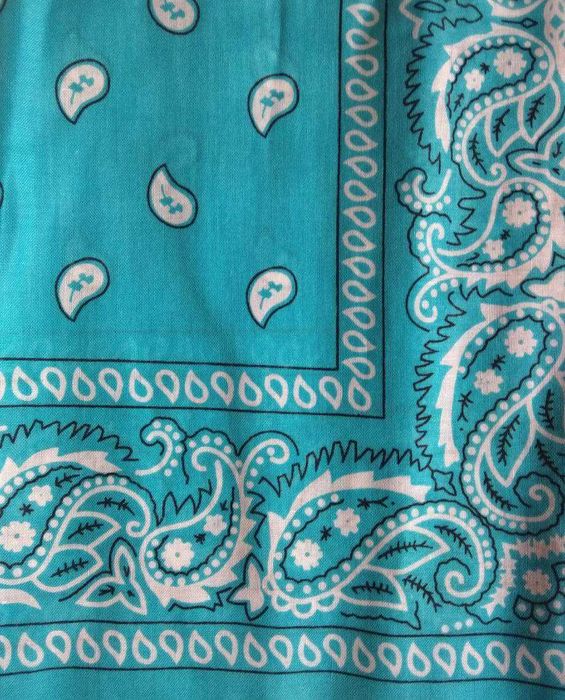 Lenço com cornucópias - Bandana - Cores e Quantidades Disponíveis