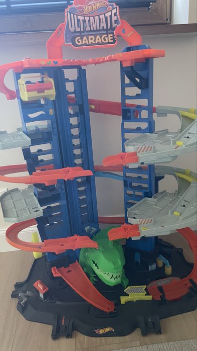 Garaż hot wheels stan bardzo dobry