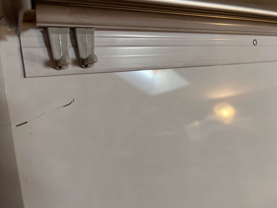 Duża tablica magnetyczna typu flipchart