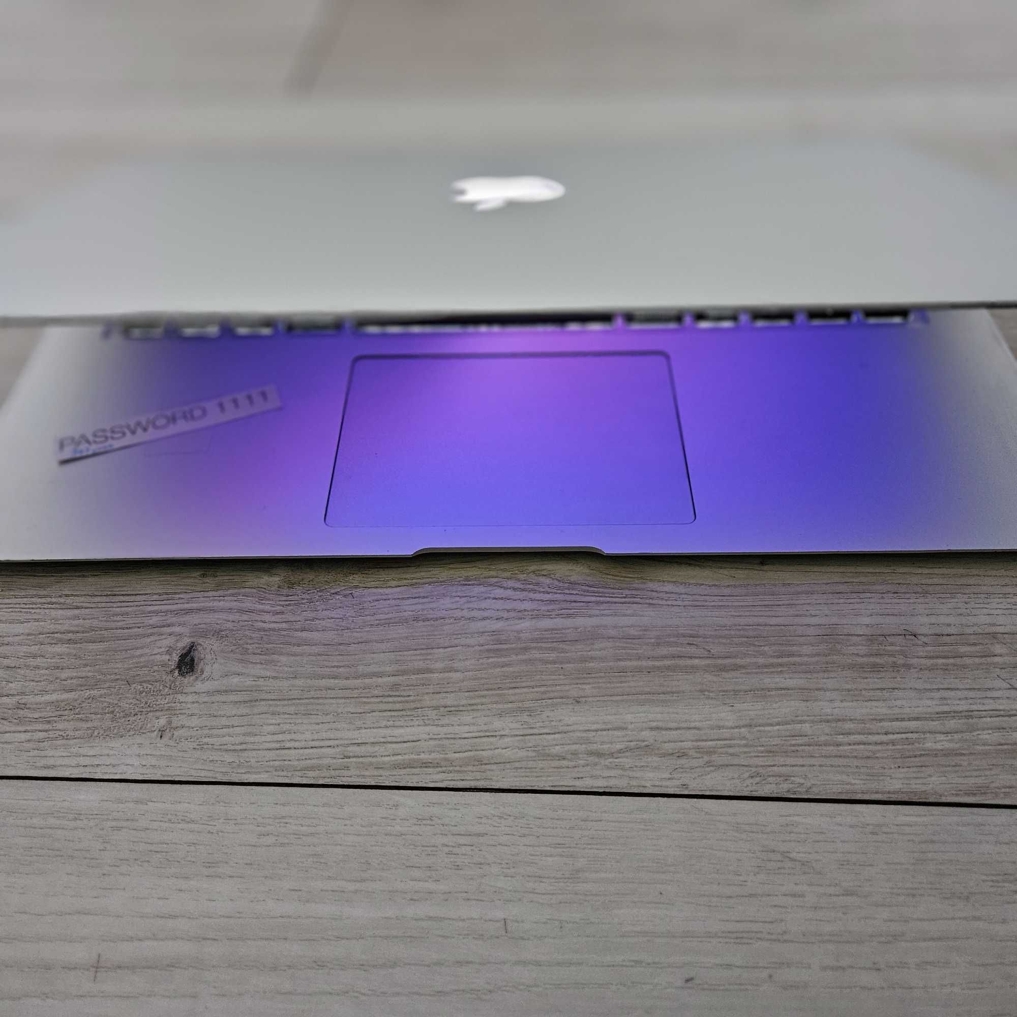 Apple Macbook 2017 core i5