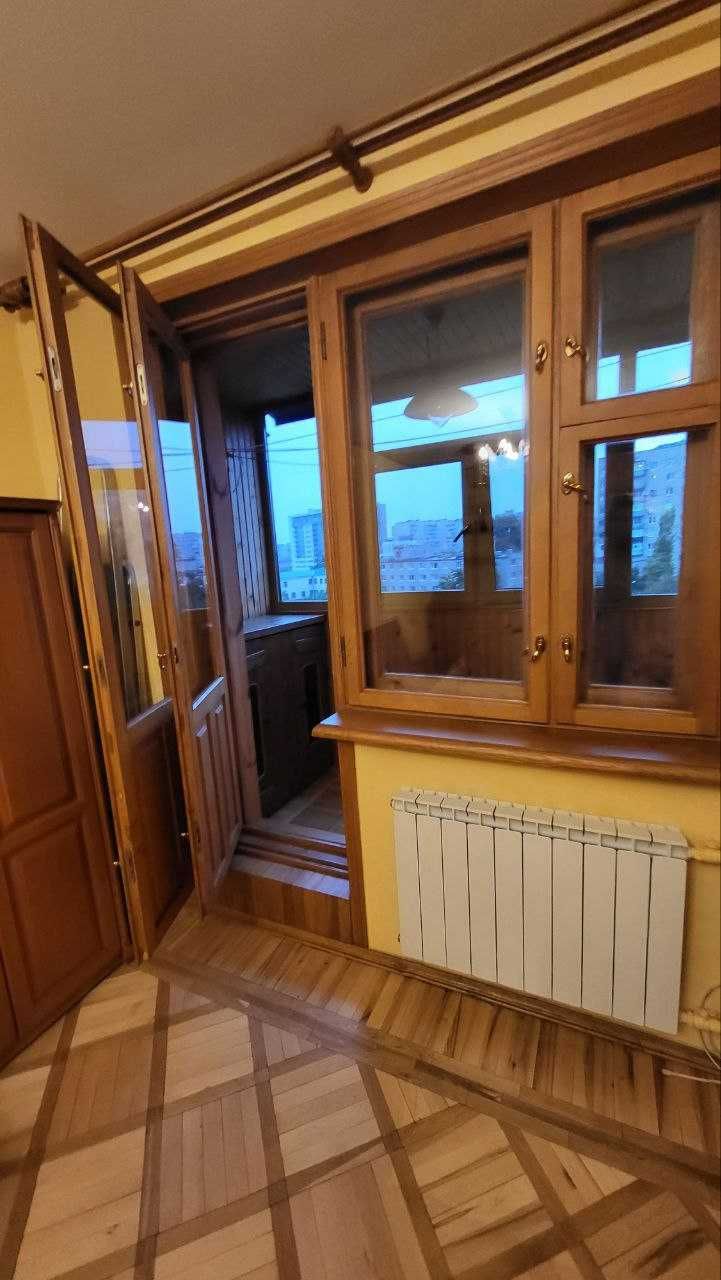 3 к. квартира с ремонтом и мебелью, м. Холодная гора