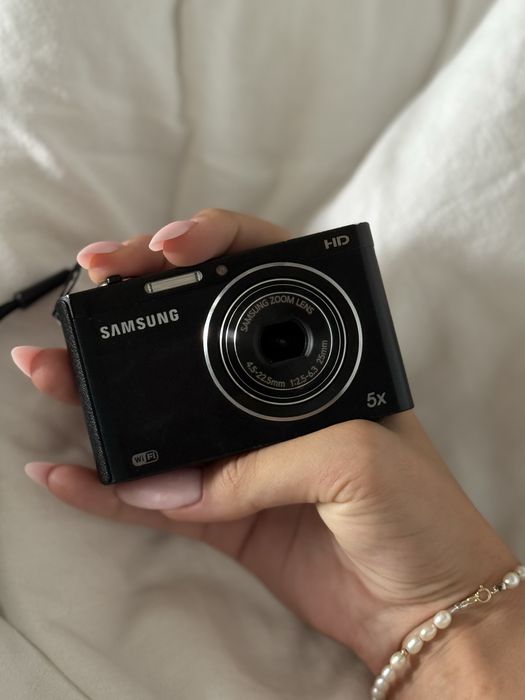 Samsung DV300F z ekranem do selfie, WIFI, akumulatorem i ładowarka