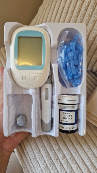 Glukometr aparat do mierzenia cukru we krwi nowy