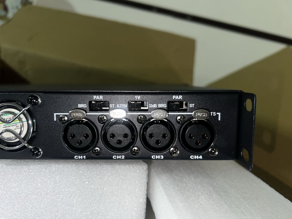 Amplificador K4 - 800 *USADO