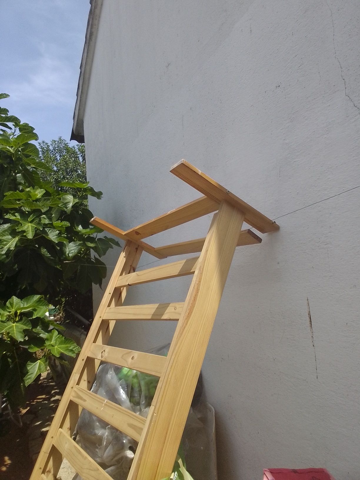 Cama de solteiro e colchão em muito bom estada