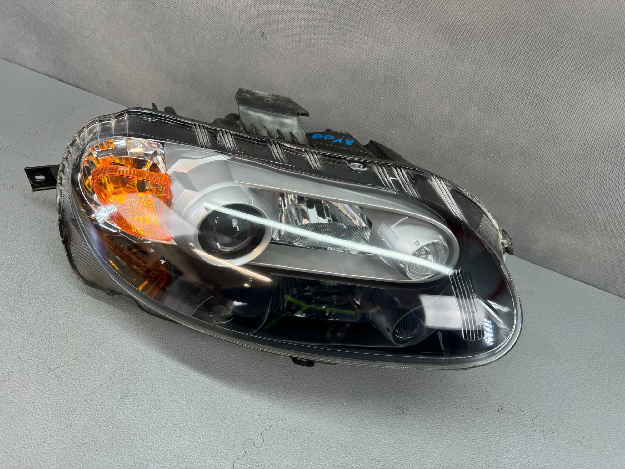 Mazda MX5 MX-5 NC 2005-09r. Lampa Przód Przednia Prawa EU Stan BDB