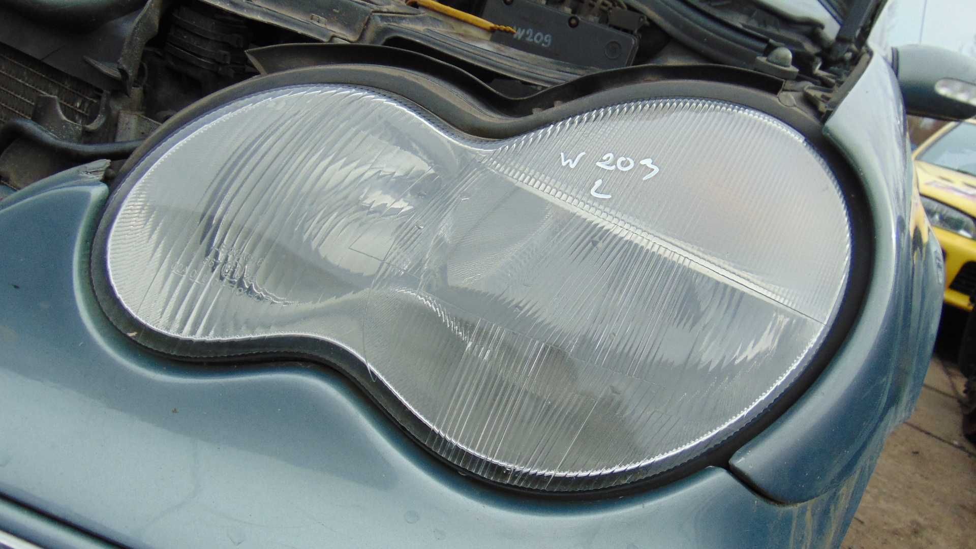 Lut4 Lampa przednia lewa mercedes w203 reflektor lewy wysyłka części