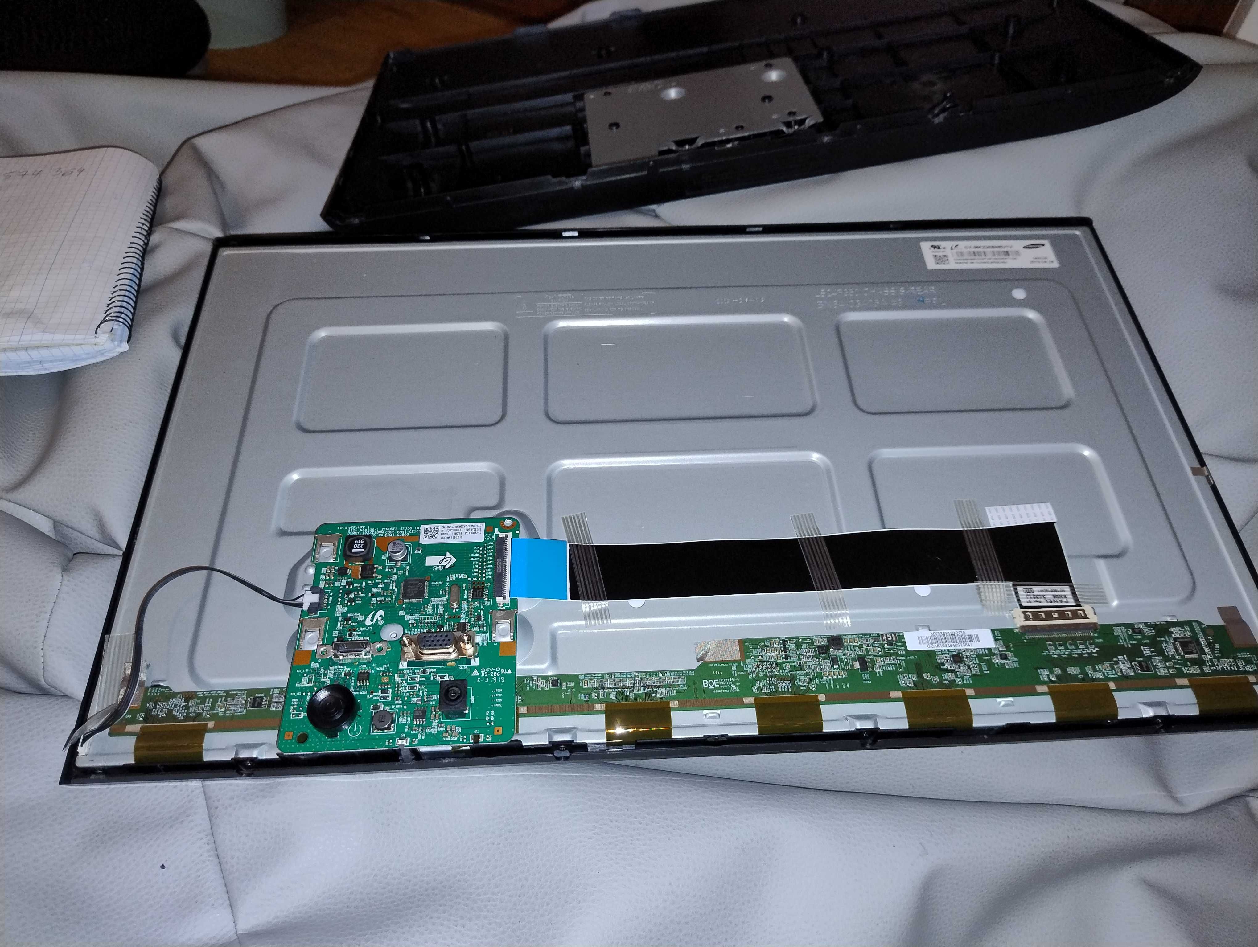 Monitor Samsung S24F356FHU - uszkodzony