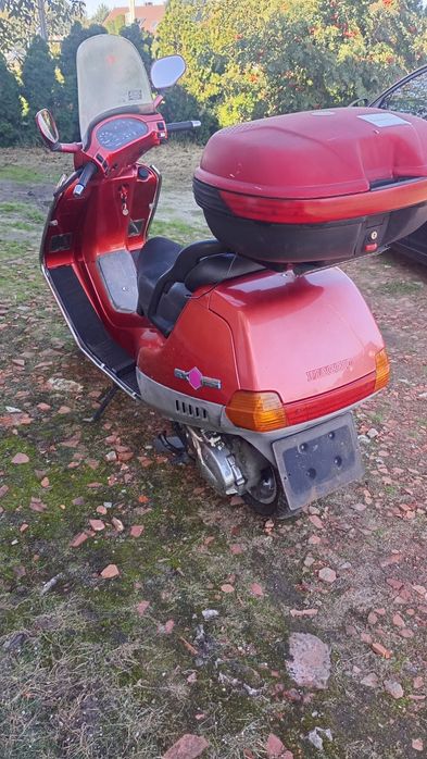 Skuter Piaggio 125 motor