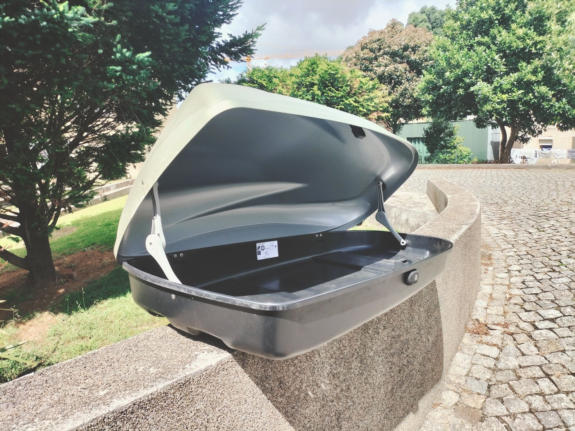 Alugo bagageira e barras de tejadilho