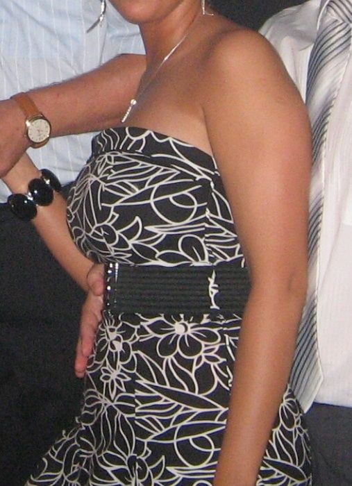 Sukienka z paskiem Amisu, New Yorker