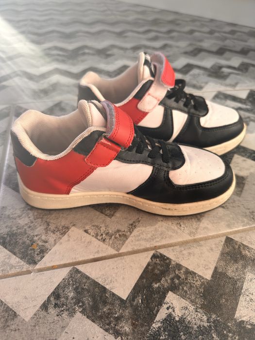 Продам кросівки унісекс