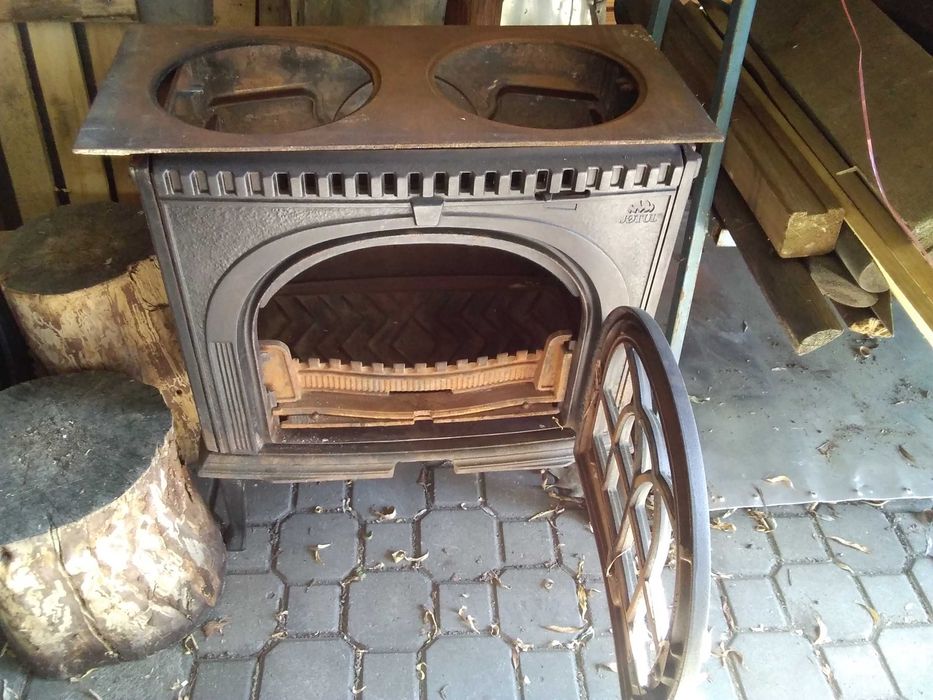 Kominek żeliwny ozdobny