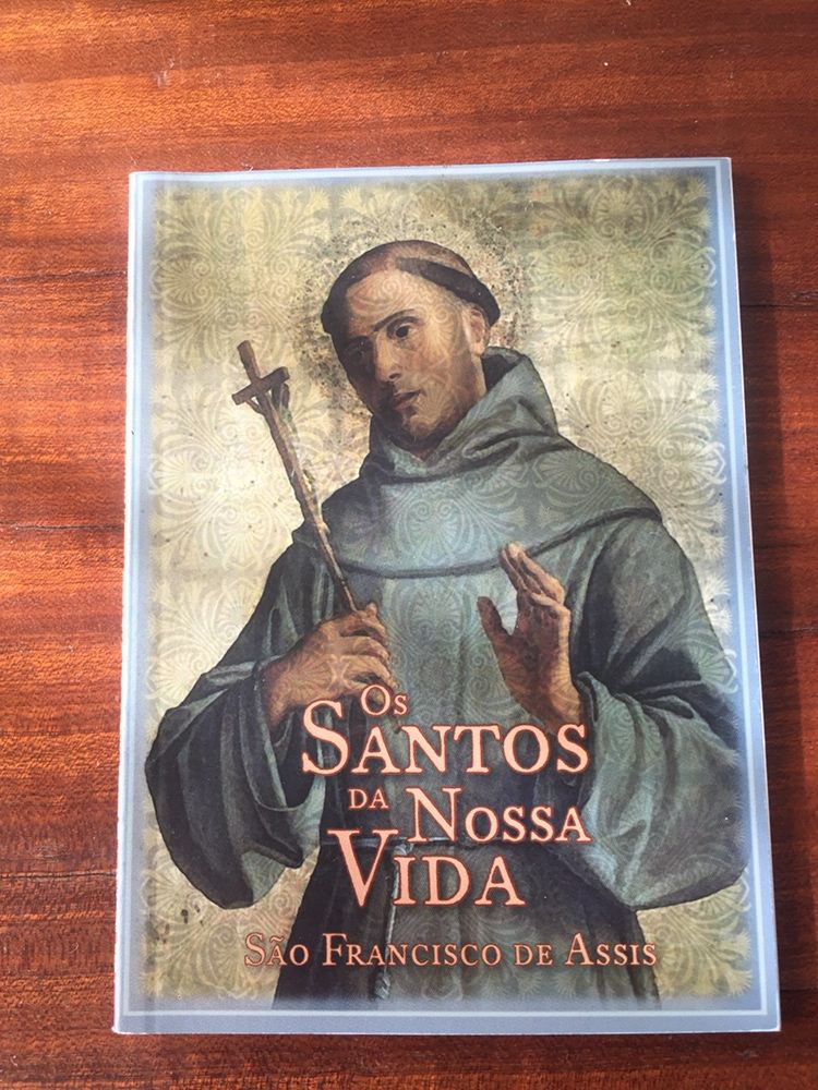 Colecção de livros “ os santos da nossa vida”