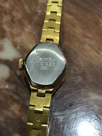 Zabytkowy zegarek damski marki Zentra Vintage