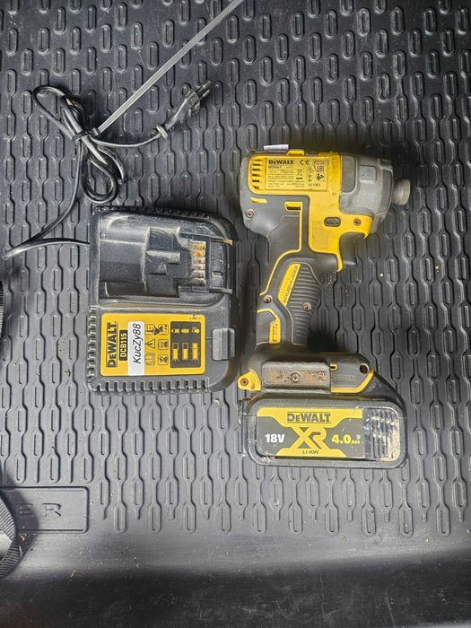 DeWalt DCF887 zakretarka ( bateria ladowarka)