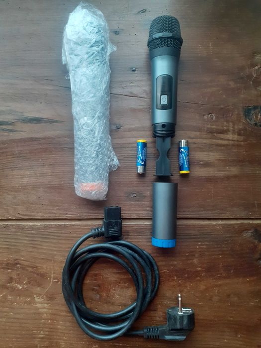 Coluna Recarregável c/2 Microfones Sem Fio Oqan QLS-12 Travel