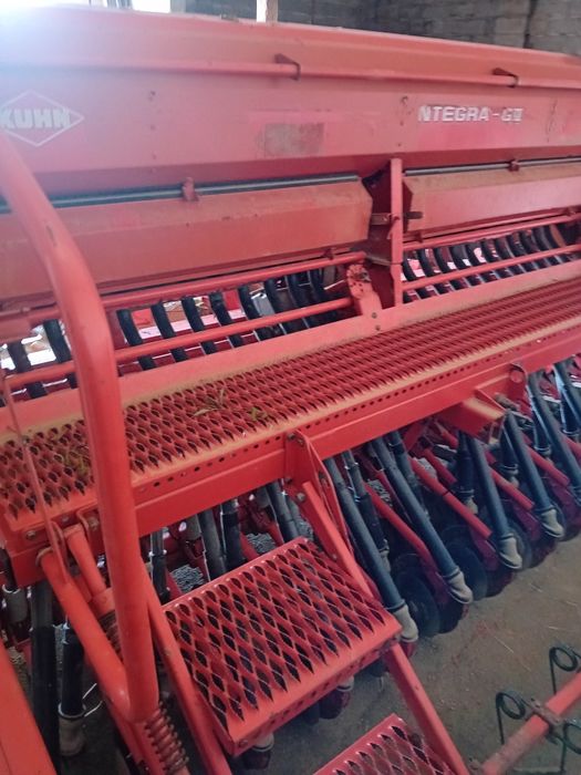 Sprzedam Zestaw Siewny Kuhn Talerz