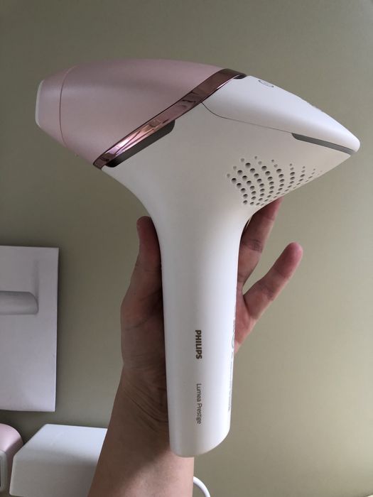 Фотоепілятор Philips Lumea