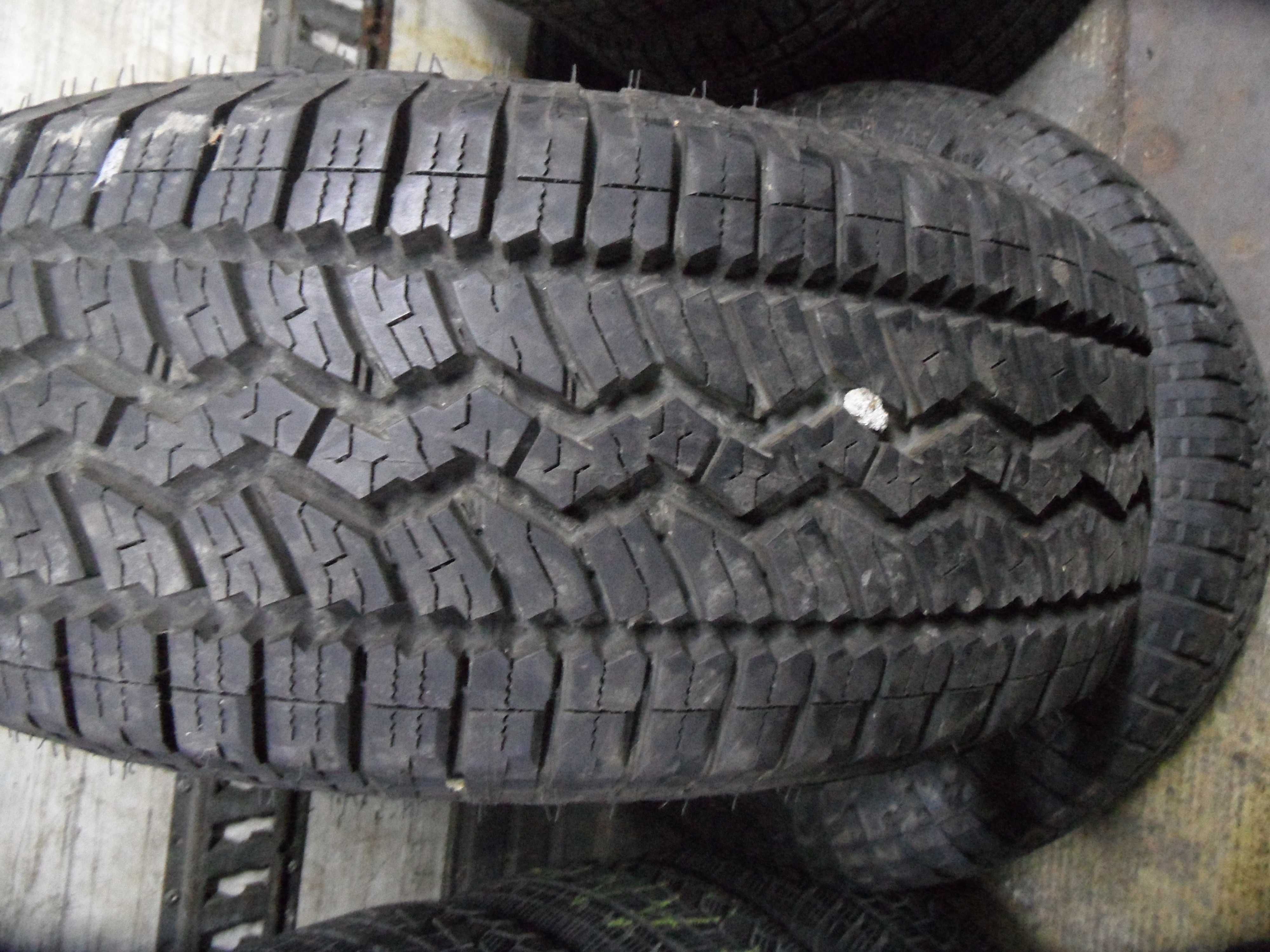 opony całoroczne 225/70/15
