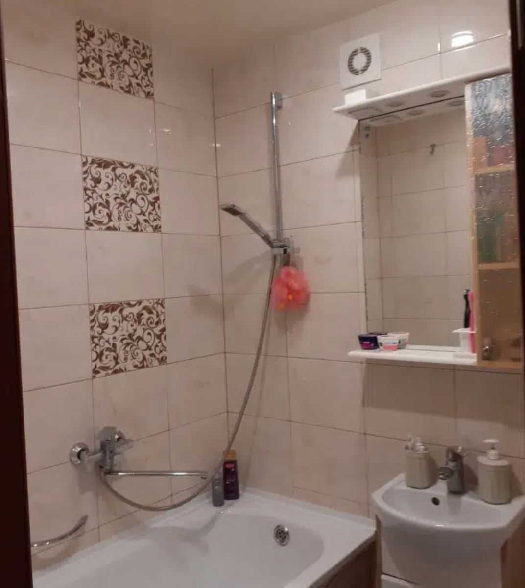 Продам 2к квартиру м.Дворец Спорта