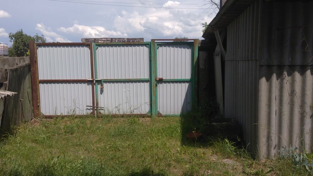 Продам будинок в центрі села Жукин, 35 км від Києва