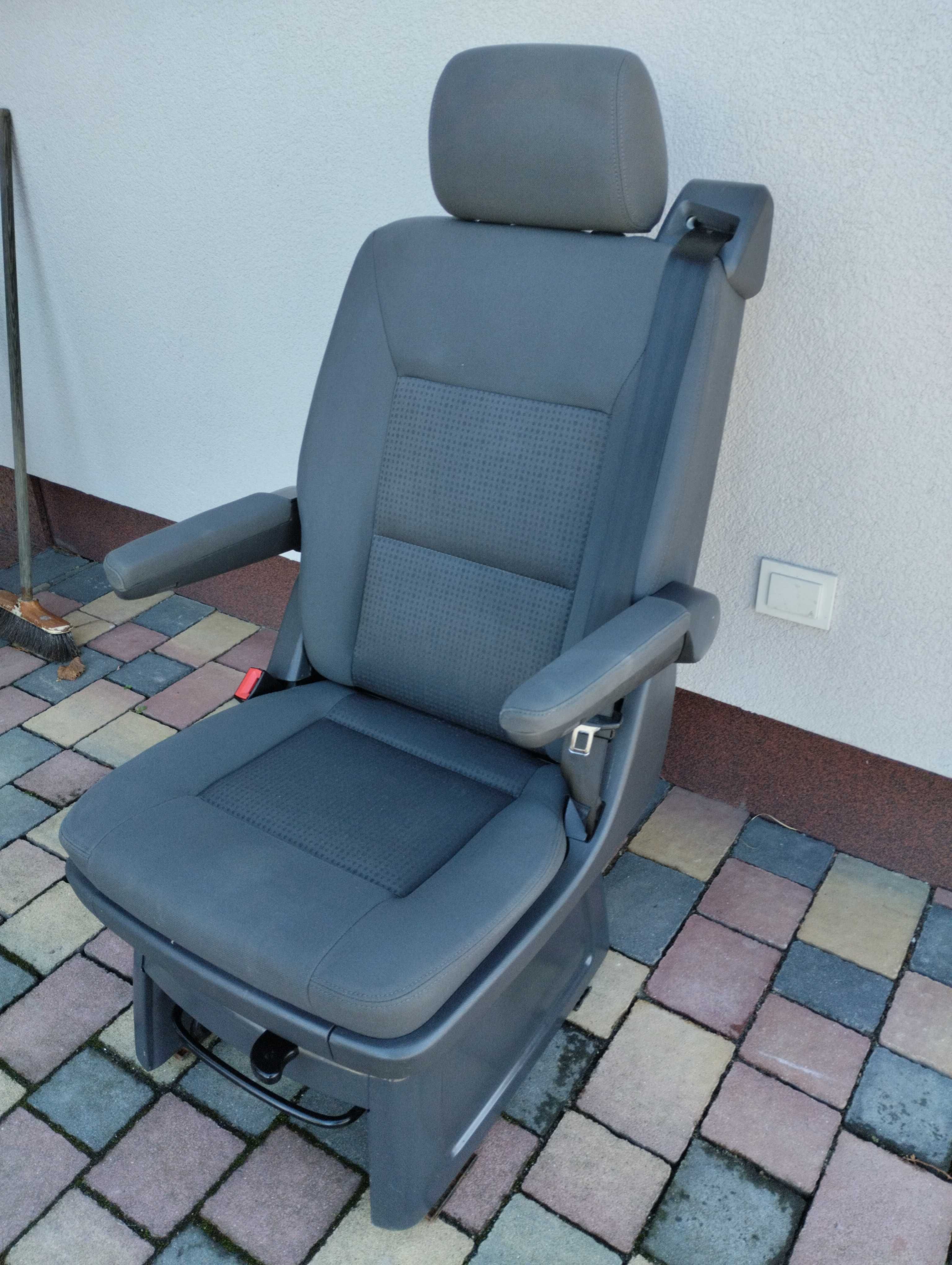 VW T5 T6 Multivan fotel obrotowy siedzenie stan bardzo dobry