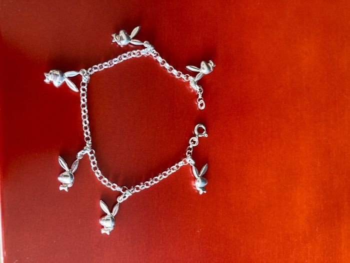 Bransoletka srebrna z playboyami