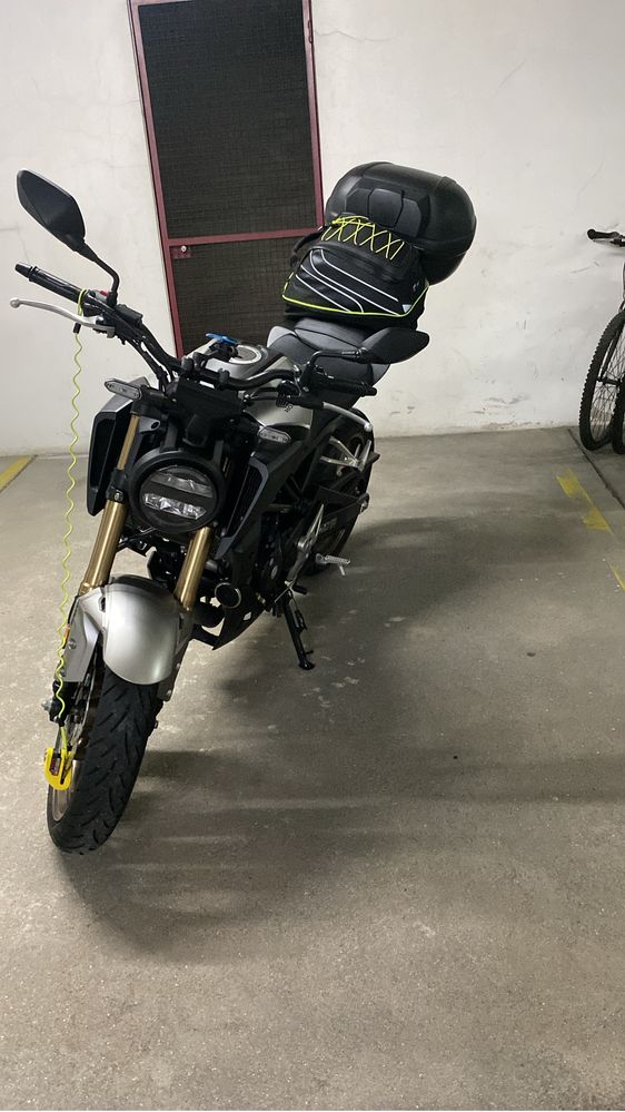 Honda cb125r 2024
